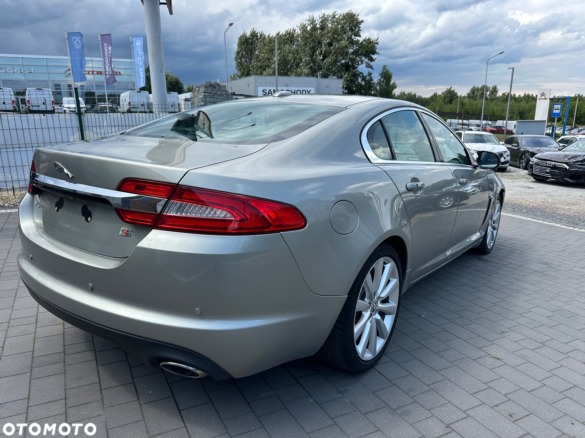 Jaguar XF 3.0 V6 D S Portfolio - 13