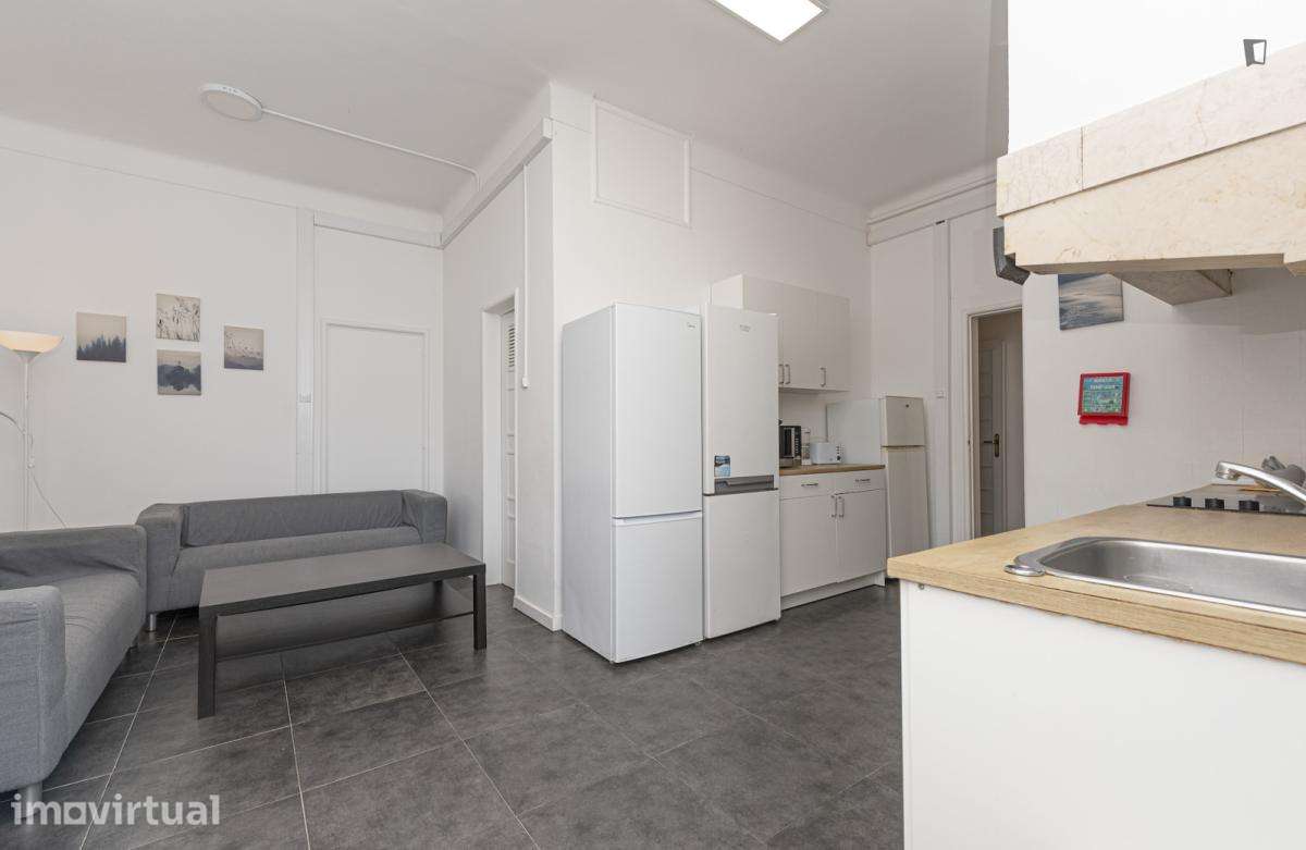 Quarto - localizado em Alameda Lisbon - Grande imagem: 4/17