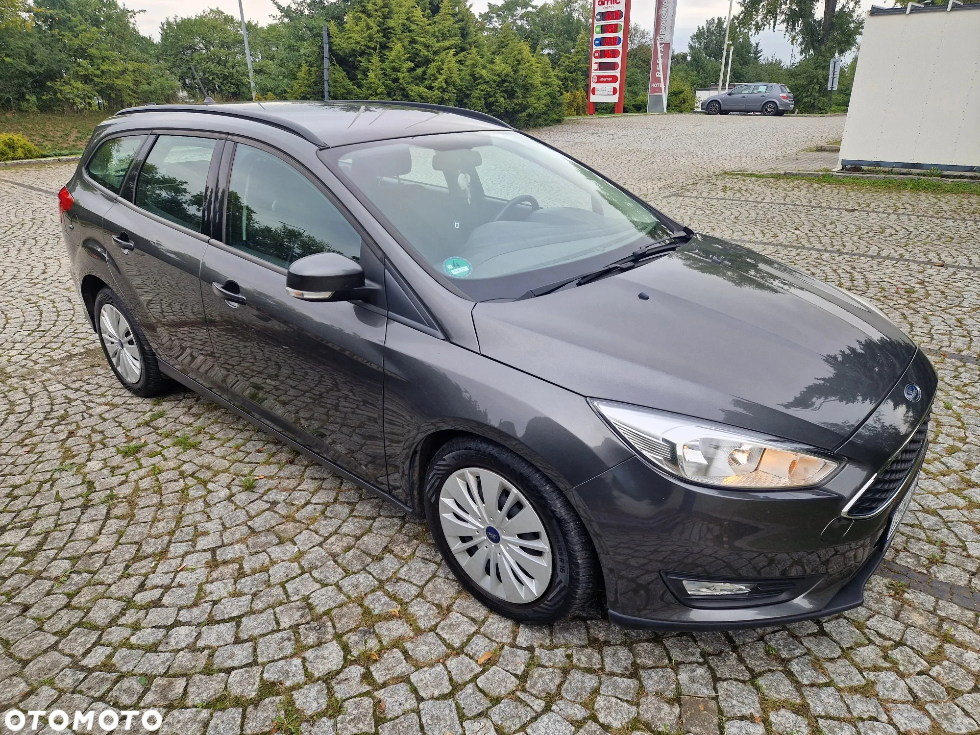 Ford Focus Turnier 1.0 EcoBoost Start-Stopp-System ACTIVE STYLE - 9