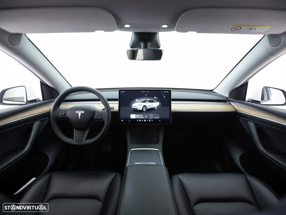 Tesla Model Y RWD — fotografia 6