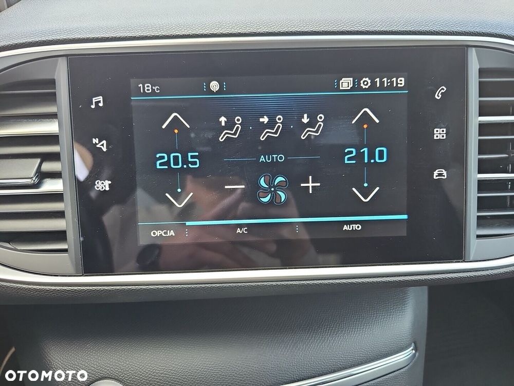 Peugeot 308 BlueHDi 130 EAT8 Allure - 27