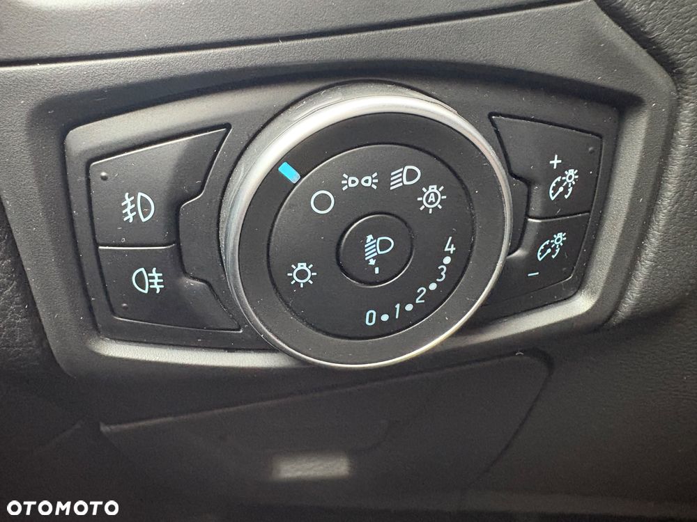 Ford Focus 1.0 EcoBoost Titanium - 25