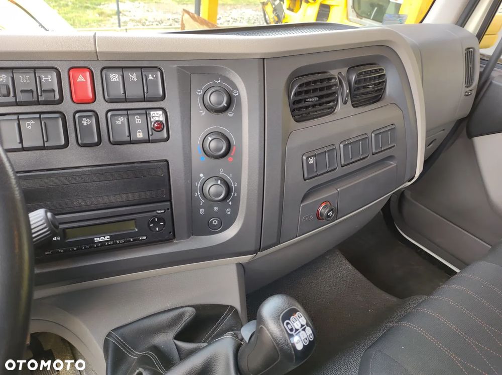 DAF LF 320 FA Day Cab 4x2 - 12