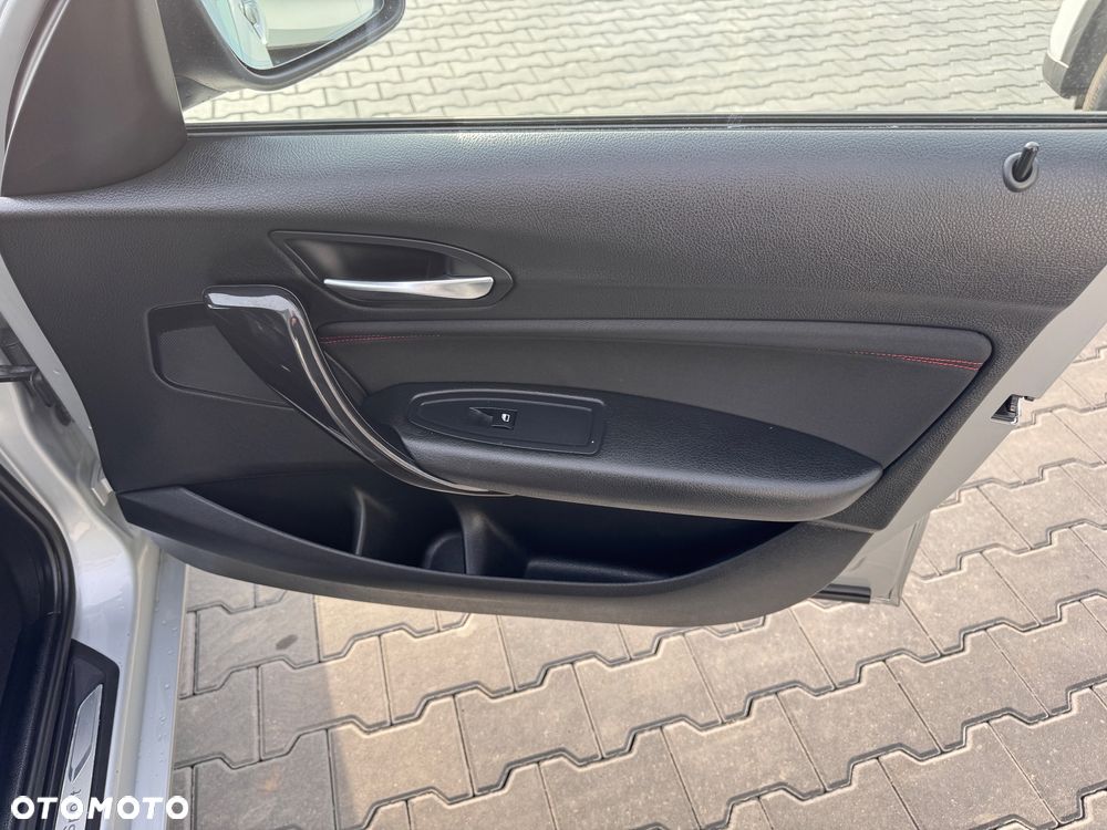 BMW Seria 1 116i Sport Line - 24