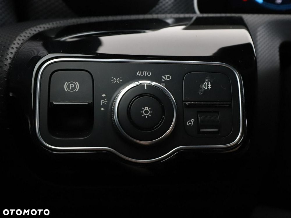 Mercedes-Benz Klasa A 200 7G-DCT Progressive - 35