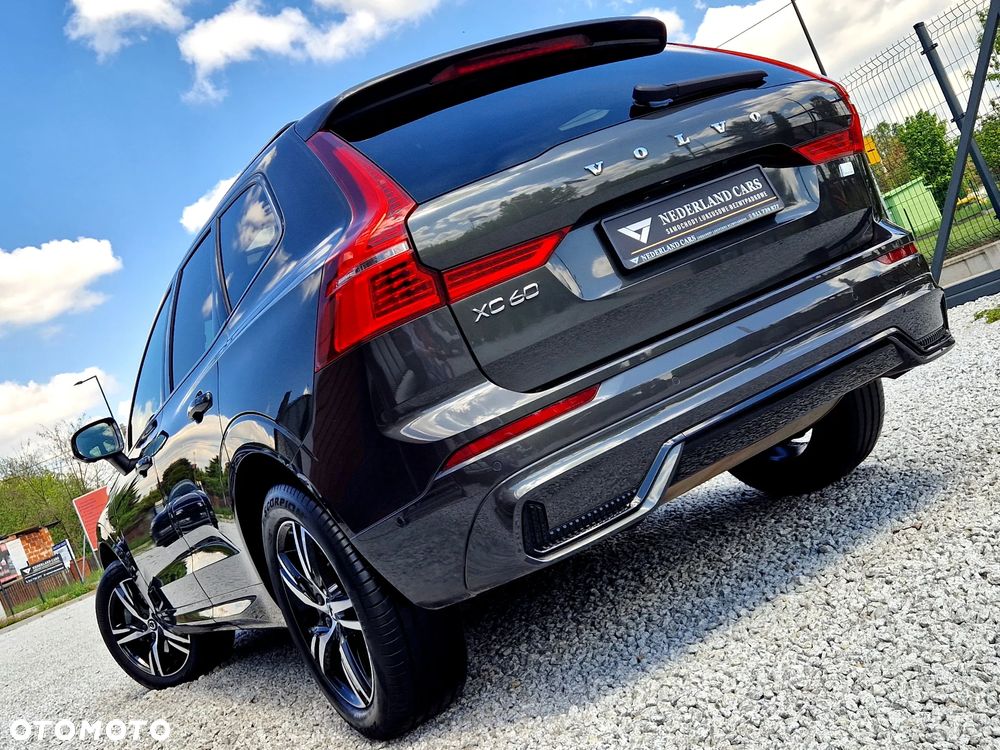 Volvo XC 60 T6 Plug-In Hybrid AWD Plus Dark - 32
