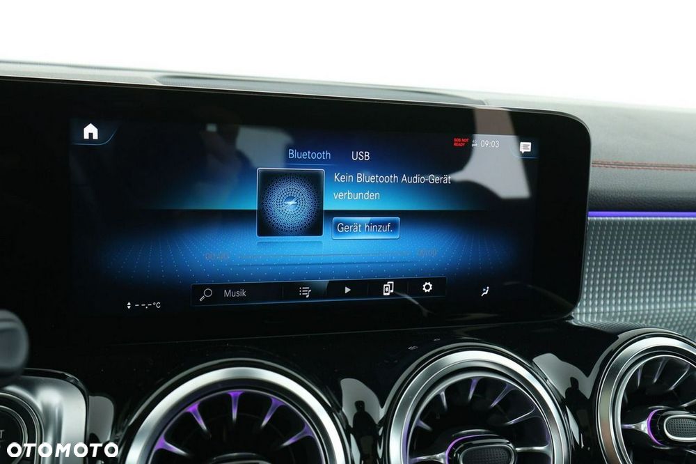 Mercedes-Benz EQB - 32