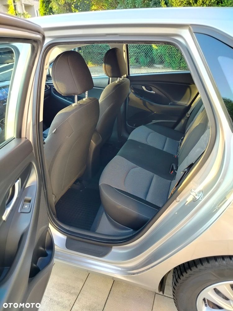Hyundai i30 1.5 DPI Classic + - 14