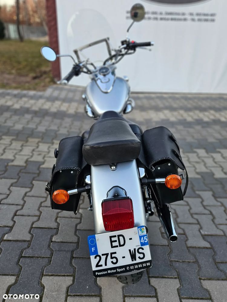 Suzuki Intruder - 13
