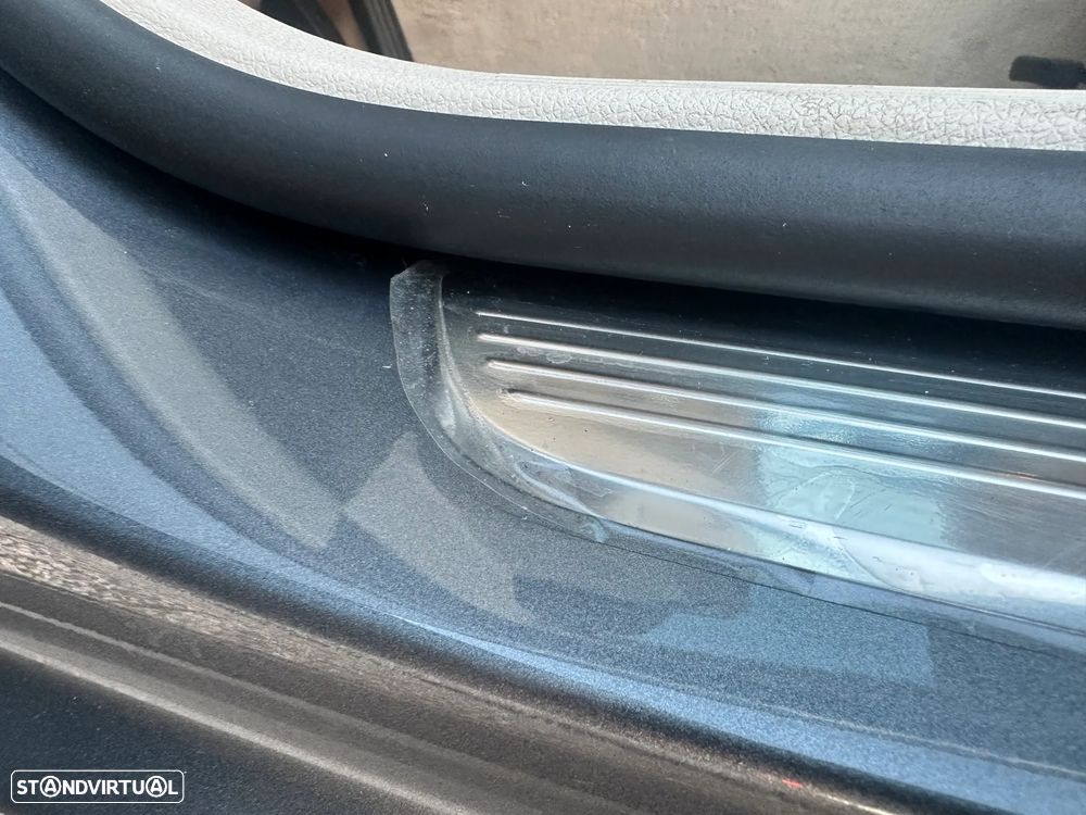 Mercedes-Benz E 200 d 9G-TRONIC Exclusive - 28