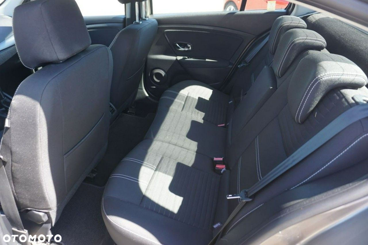 Renault Fluence 1.6 16V Limited - 10