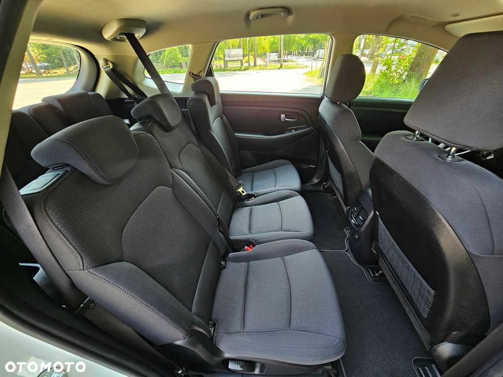 Kia Carens 1.7 CRDi 115 Dream Team Edition - 12