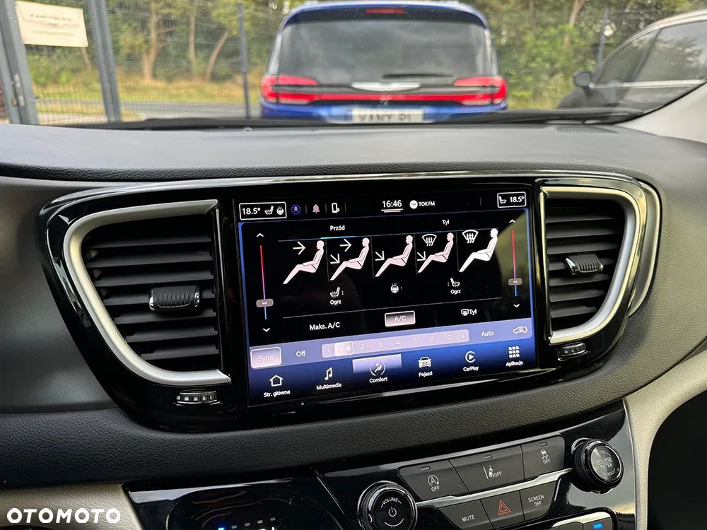 Chrysler Pacifica - 30