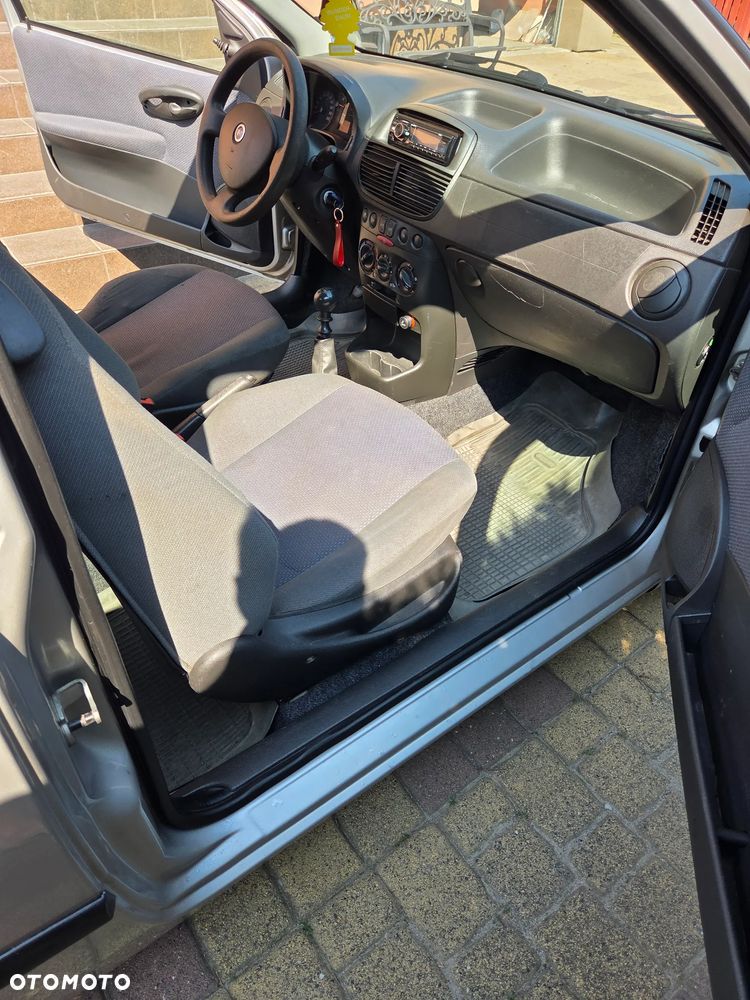 Fiat Punto 1.2 8V Active - 3