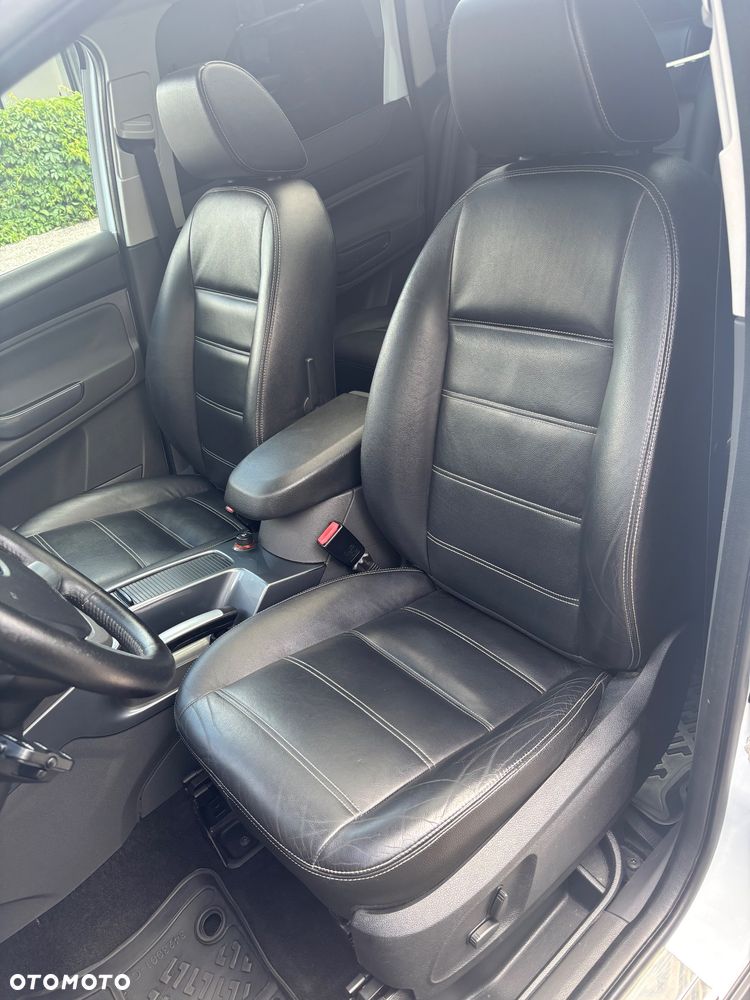 Ford Kuga 2.5 4x4 Titanium - 27