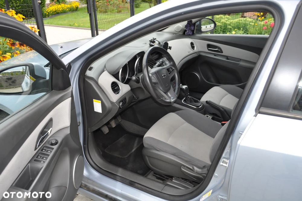 Chevrolet Cruze 1.6 LS - 7