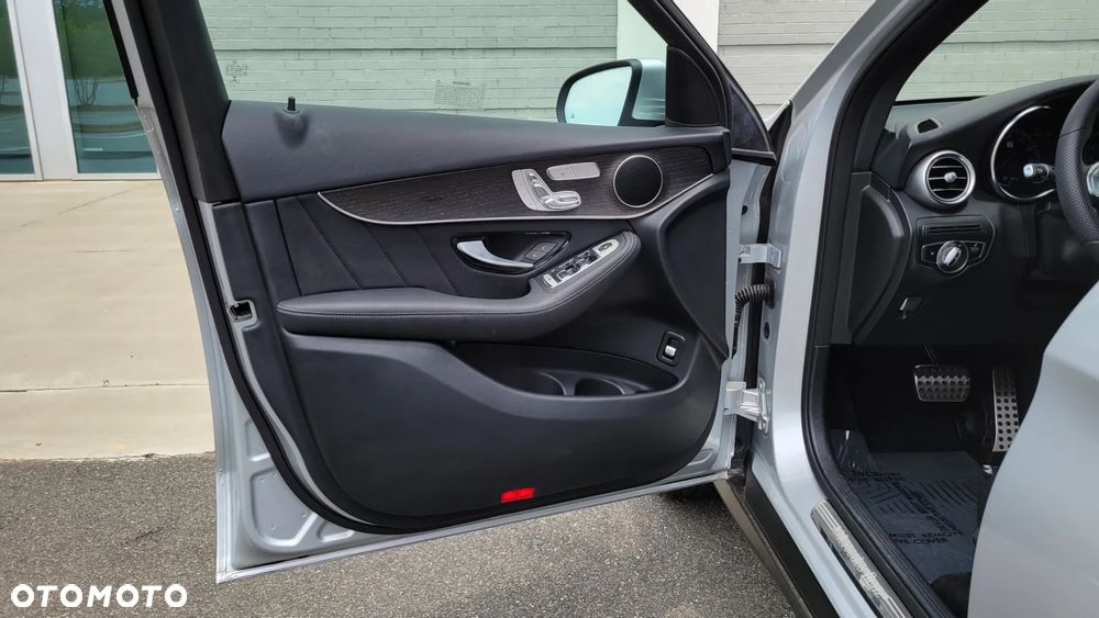Mercedes-Benz GLC 300 4Matic 9G-TRONIC - 17