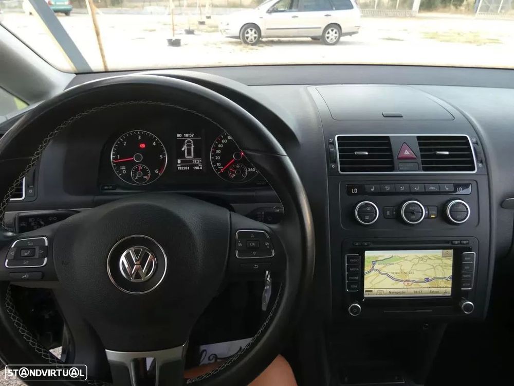 VW Touran 2.0 TDI DPF BlueMotion MATCH - 13