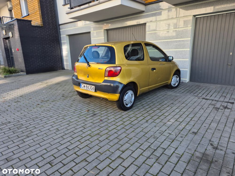 Toyota Yaris 1.0 Base - 4