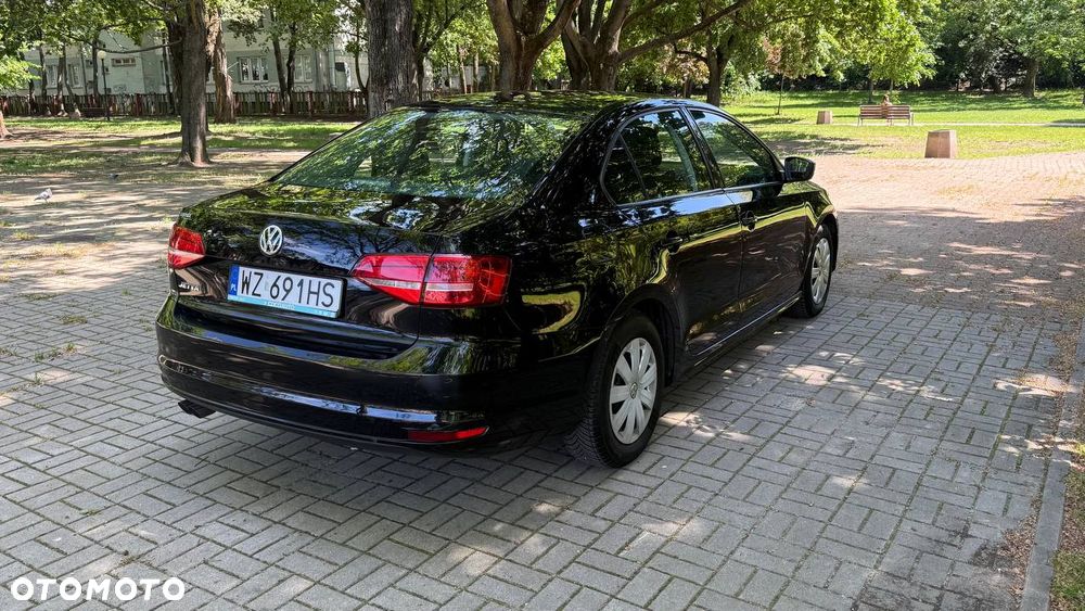Volkswagen Jetta 2.0 Base - 4