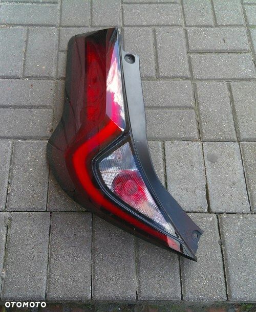 TOYOTA AYGO X 22+ LEWA TYLNA LAMPA ORYGINAŁ EUROPA - 1
