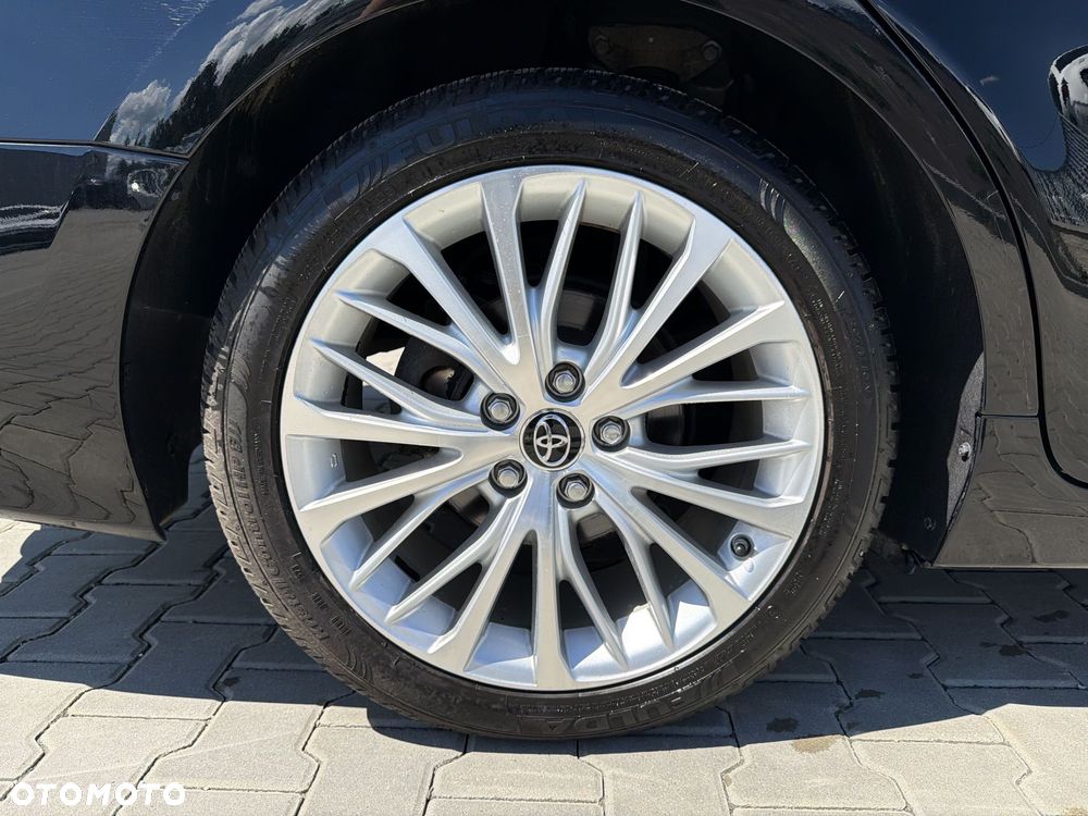 Toyota Camry 2.5 Hybrid Executive CVT - 23