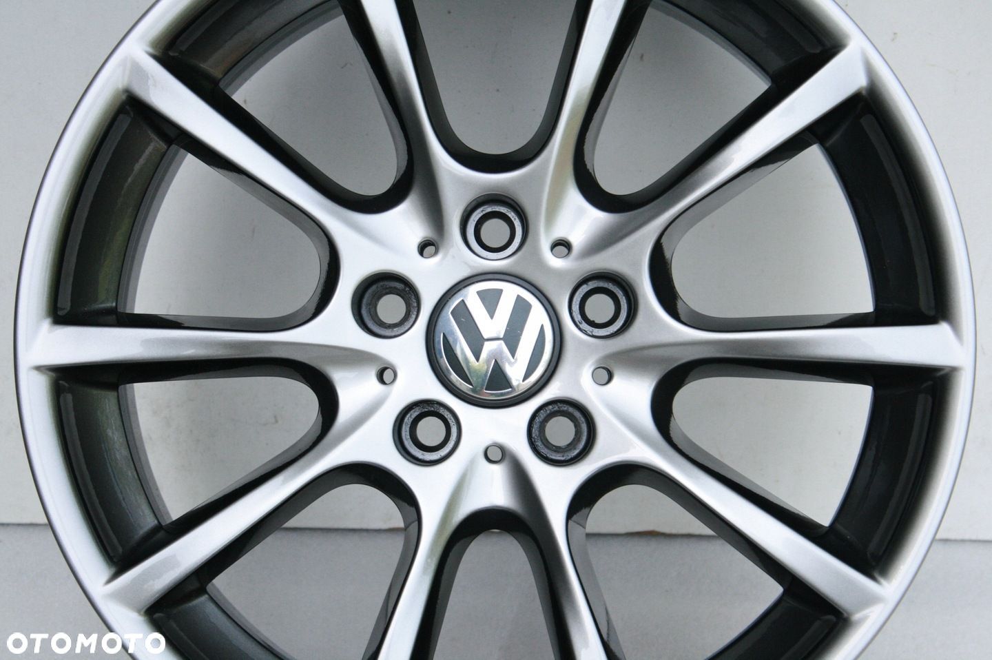 FELGI VW T5 T6 T6.1 TRANSPORTER CRAFTER AMAROK 18 ORYGINALNE - 1