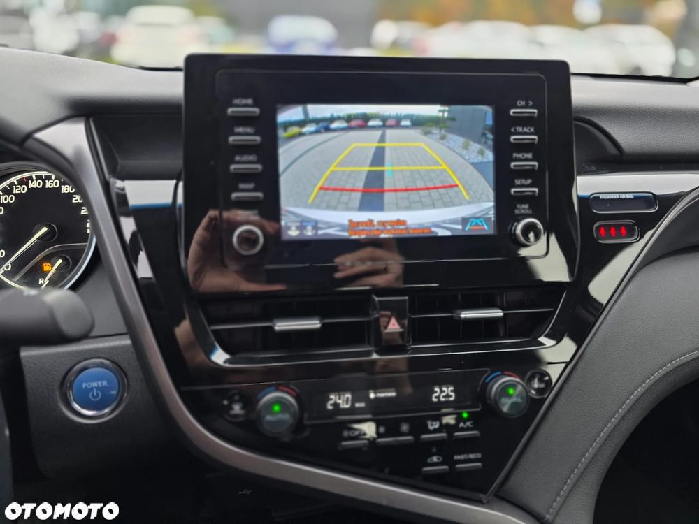 Toyota Camry 2.5 Hybrid Comfort CVT - 28