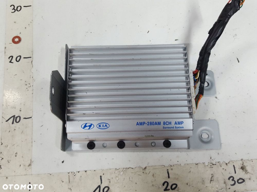 KIA SOUL I 08r- WZMACNIACZ RADIA AMP-280AM - 1