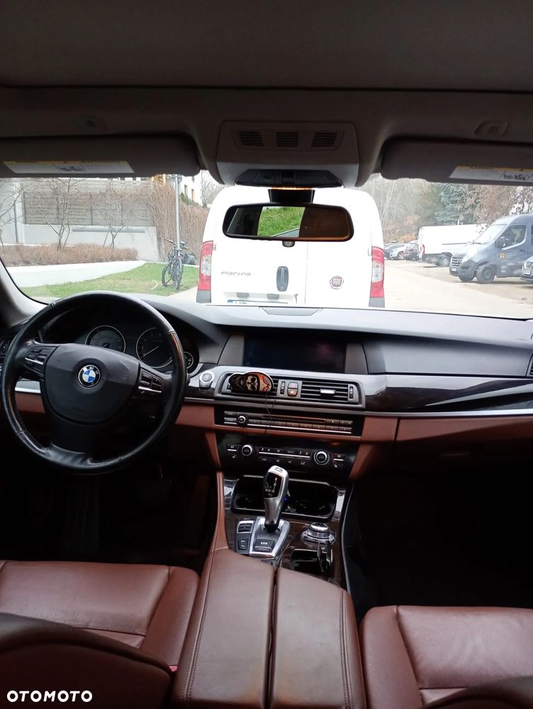 BMW Seria 5 528i xDrive Sport-Aut Luxury Line - 10