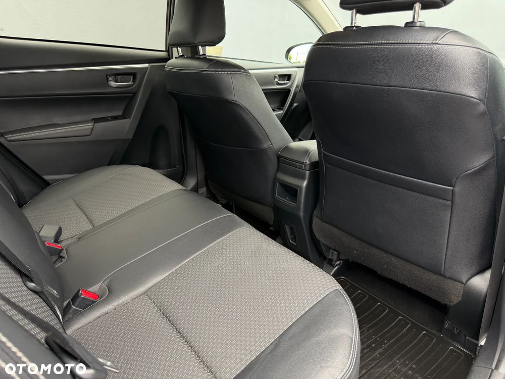 Toyota Corolla 1.6 Comfort - 24