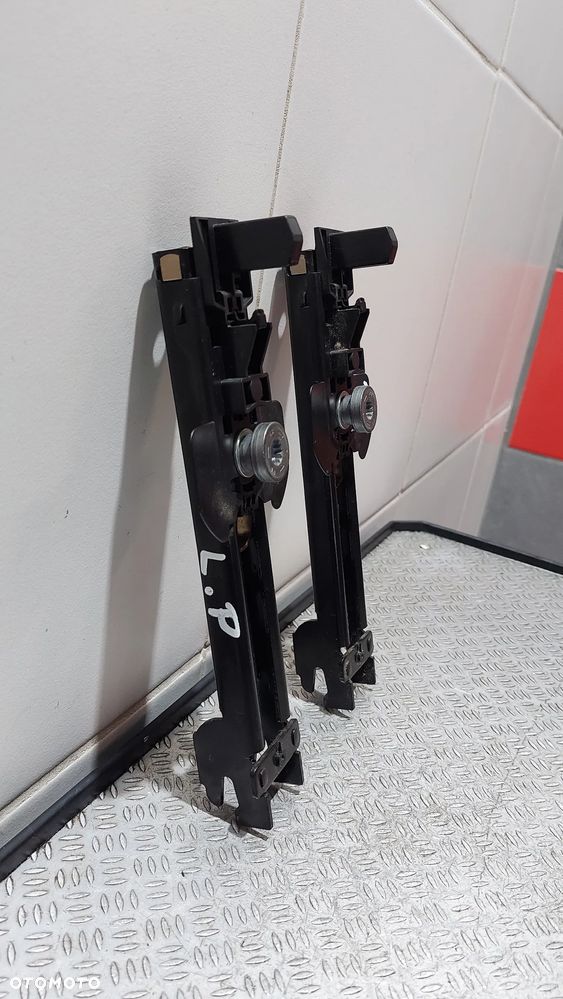 SUWNICA PASÓW BEZPIECZEŃSTWA PRZEDNICH SKODA SUPER B R2009 NR 560927324 - 2