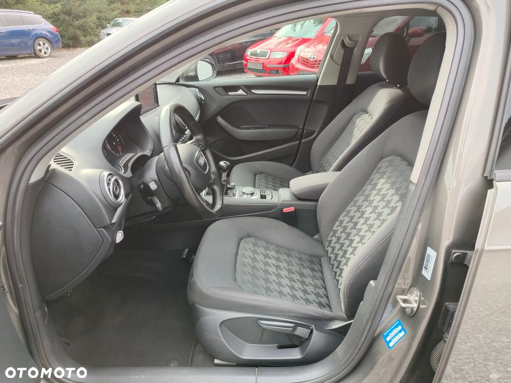 Audi A3 Sportback 1.6 TDI DPF Ambition - 9