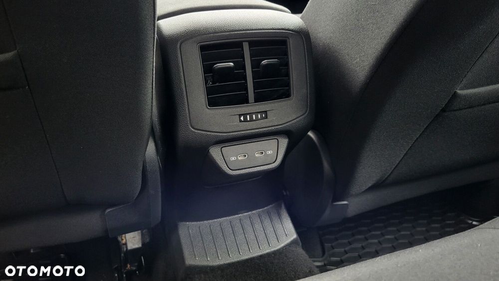 Volkswagen T-Roc - 12