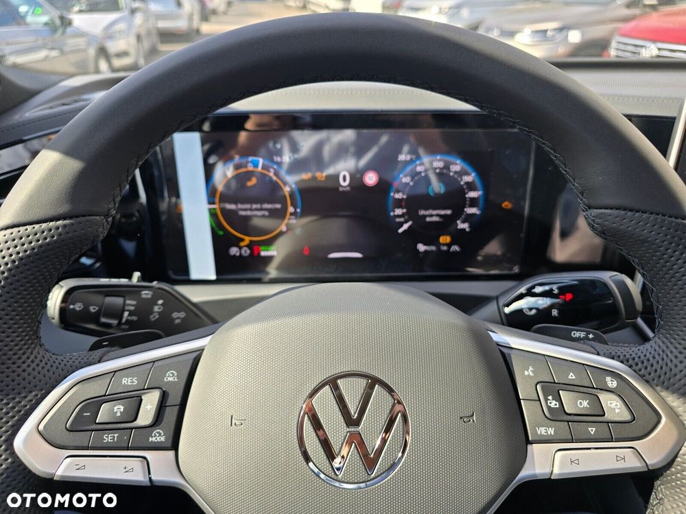 Volkswagen Tiguan - 16
