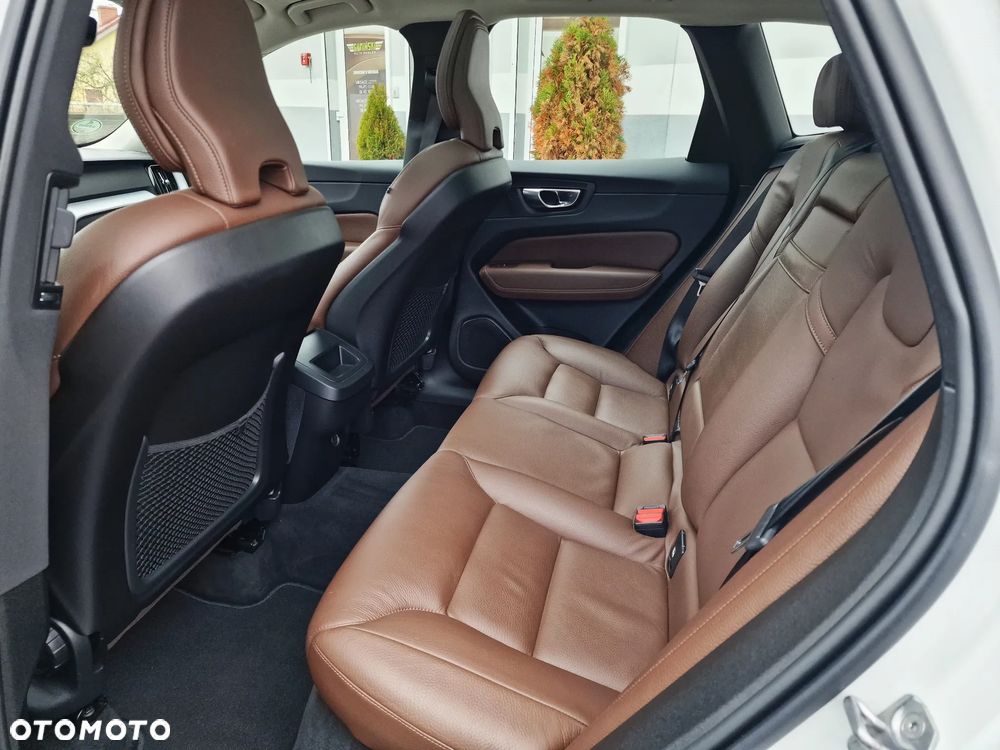 Volvo XC 60 D4 Drive-E Ocean Race - 23