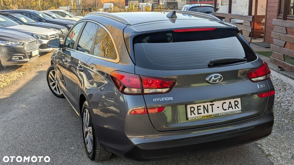 Hyundai i30 1.4 T-GDI Family+ - 10