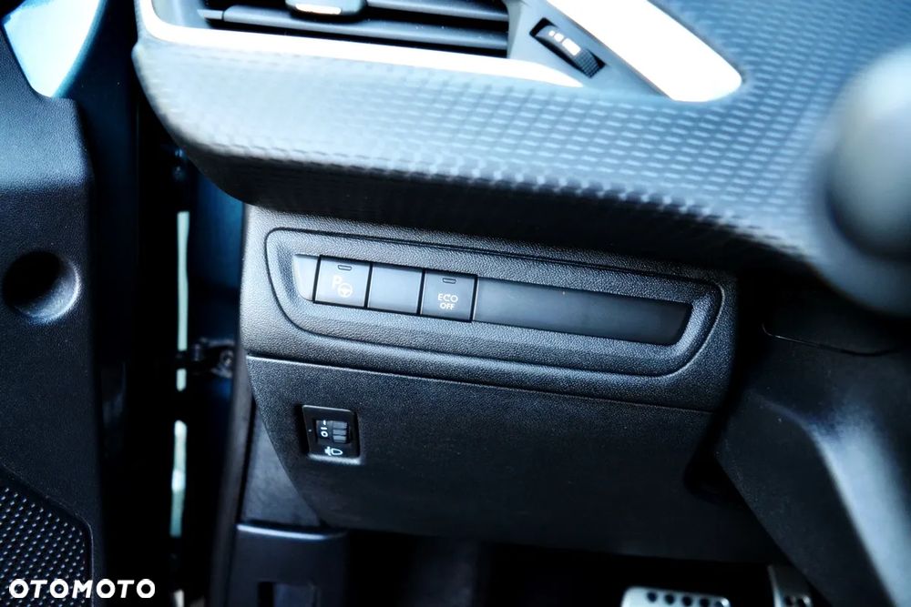 Peugeot 2008 PureTech 110 GPF Stop&Start EAT6 Crossway - 11