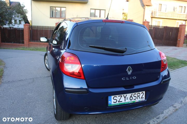 Renault Clio - 19