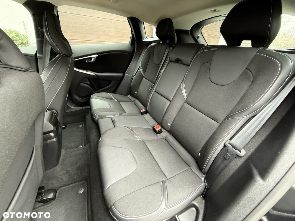 Volvo V40 D2 Drive-E Momentum - 18