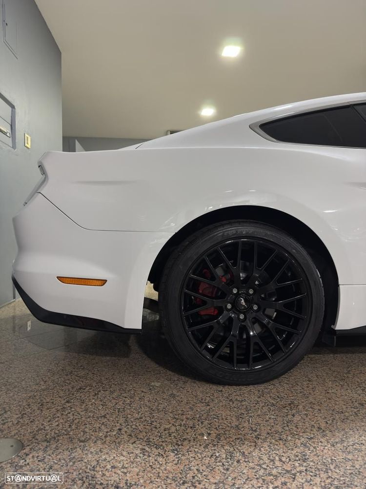 Ford Mustang 2.3i EcoBoost - 22