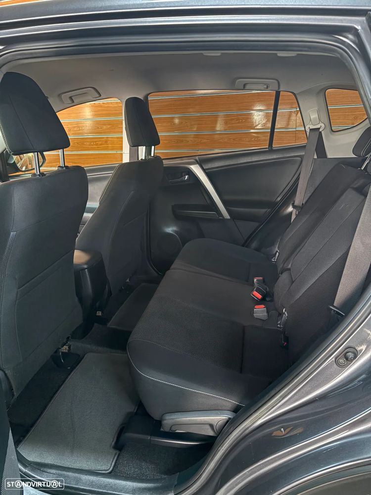 Toyota RAV4 2.0 D-4D Active - 14