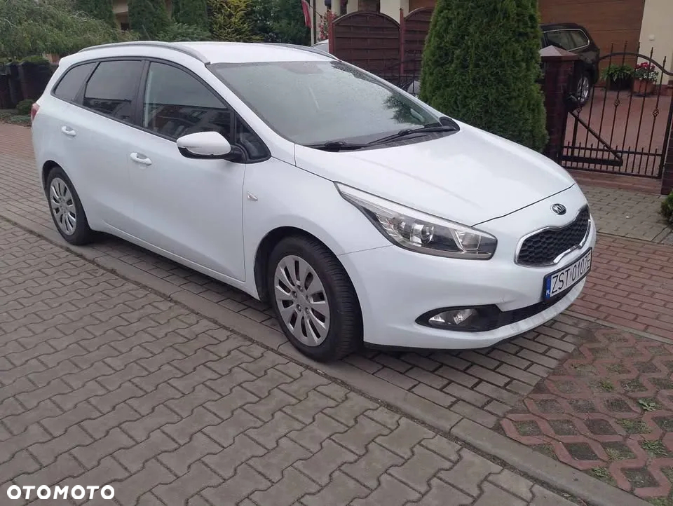 Kia Ceed 1.4 CVVT Dream-Team Edition - 9