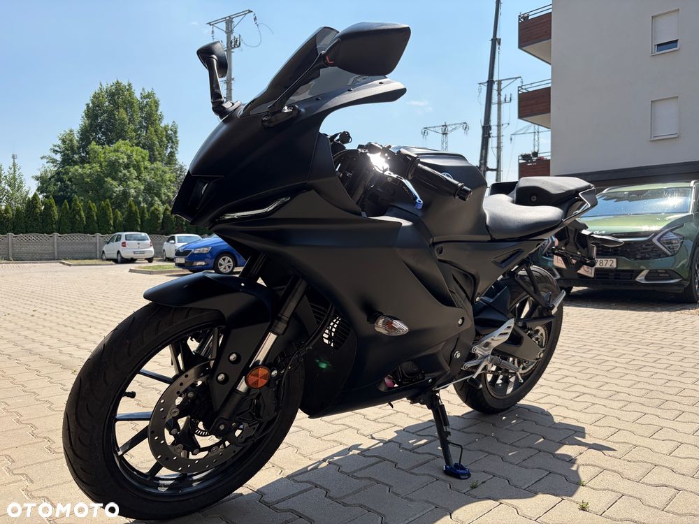 Yamaha YZF - 1
