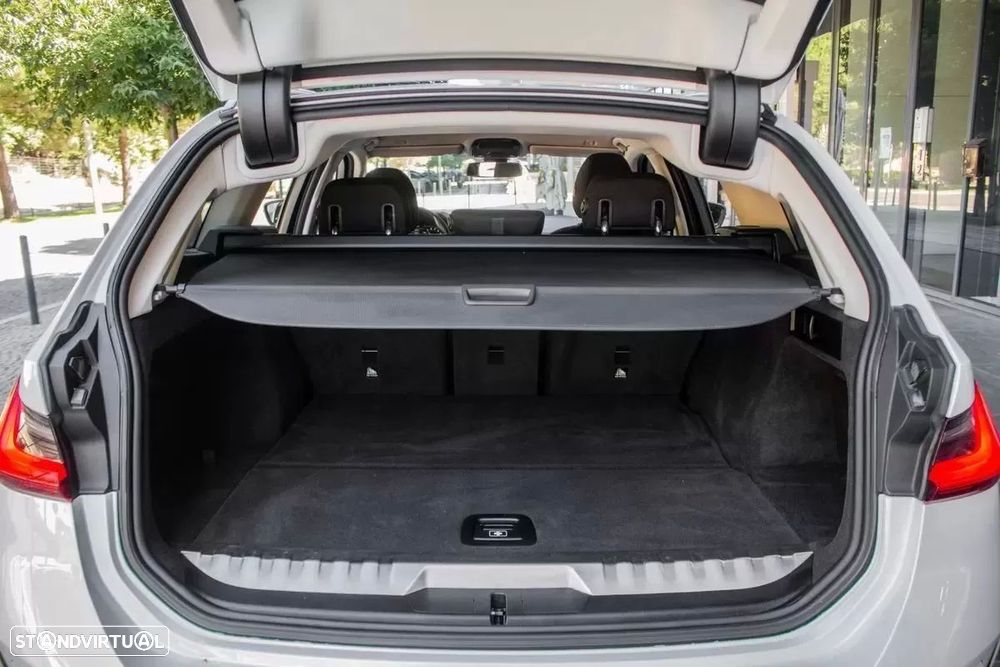 BMW 330 e Line Luxury Auto - 29