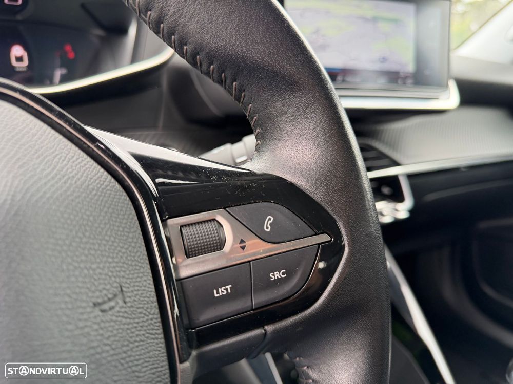 Peugeot 2008 1.2 PureTech Allure - 19