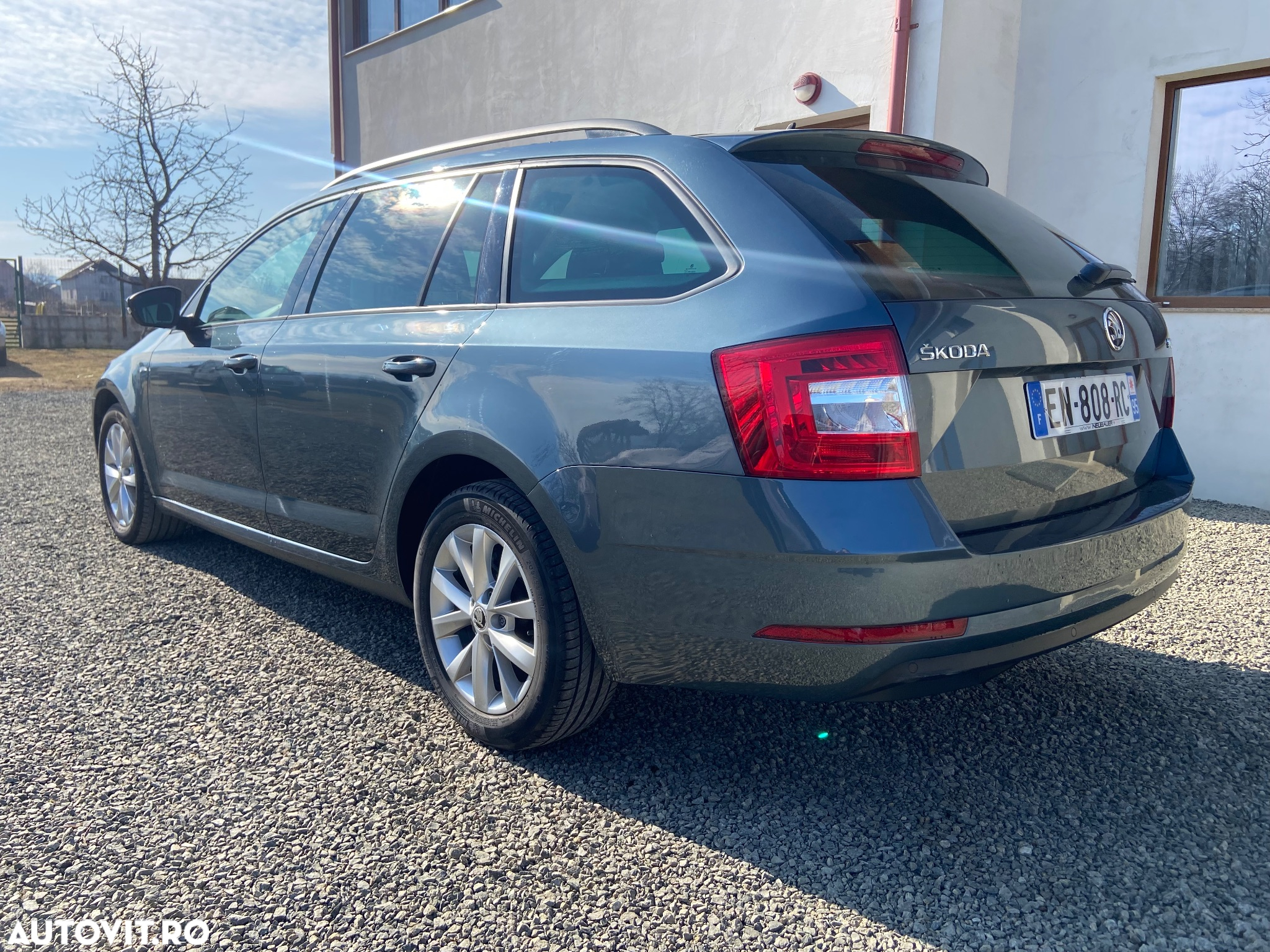 Skoda Octavia Combi Diesel 1.6 TDI DSG Ambition - 6