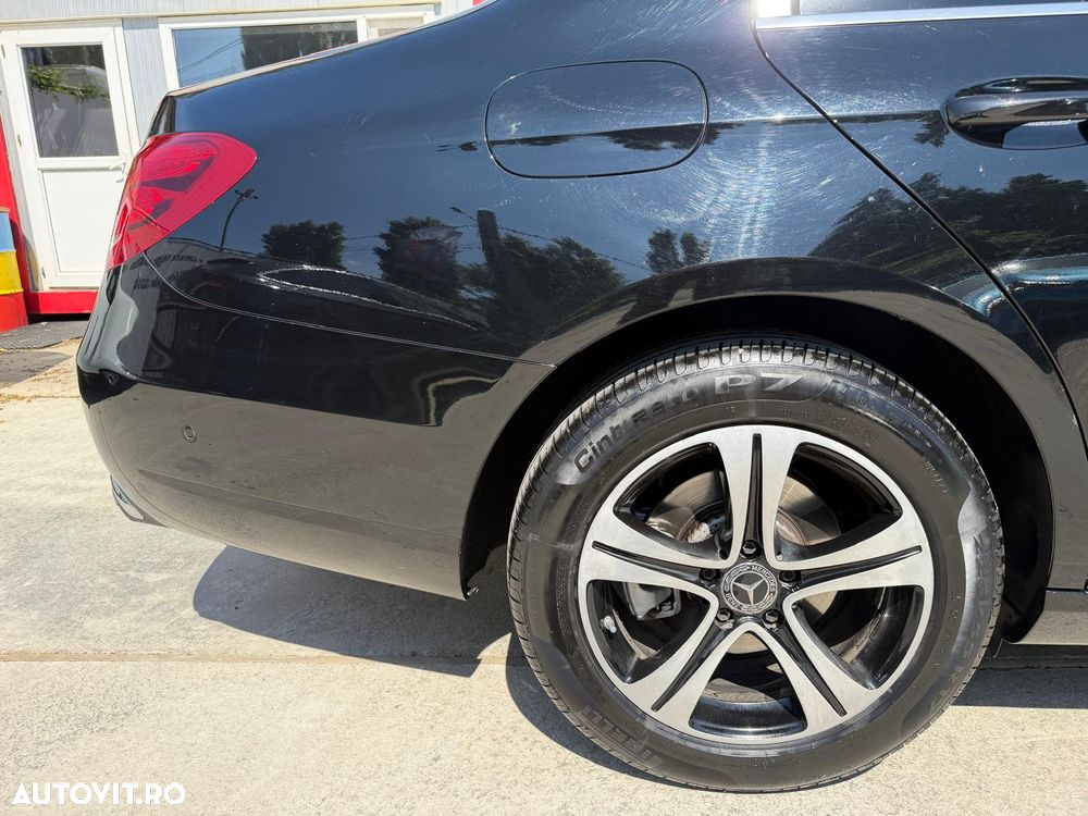 Mercedes-Benz E 220 d 4MATIC Aut. - 20
