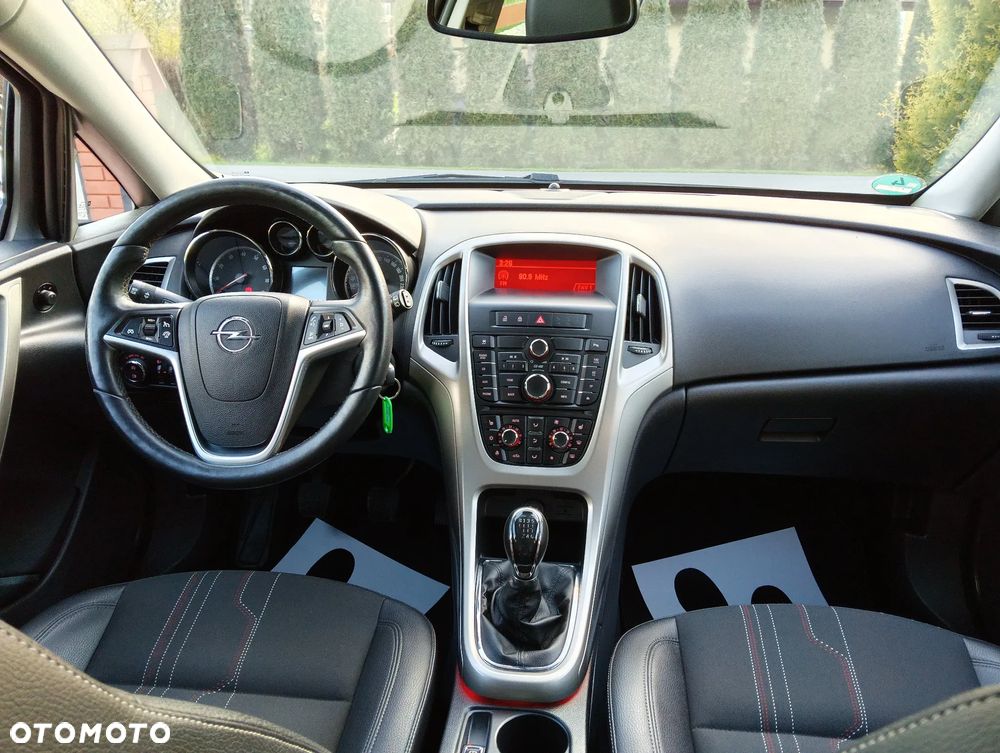 Opel Astra 1.4 T Enjoy - 8