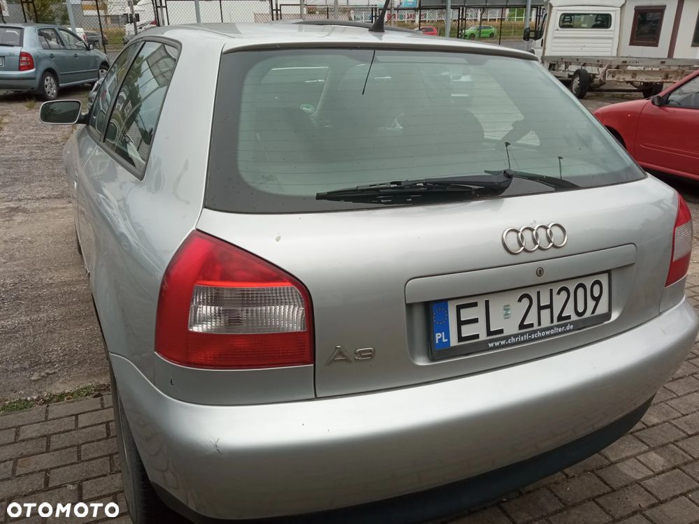 Audi A3 3-drzwiowe 1.6 FSI S Line Sportpaket plus - 3